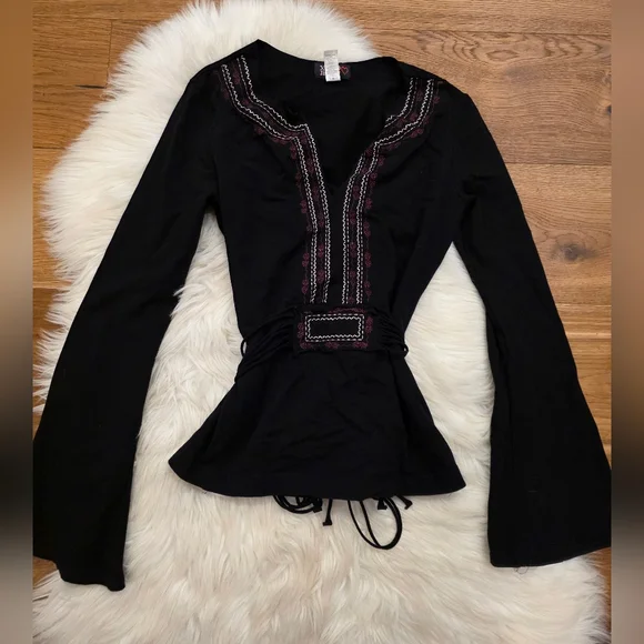 Vintage Boho Embroidered Black Long-Sleeve Top Set - Picture 5 of 9